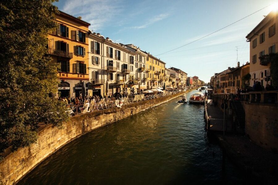 Milan: Private Navigli Neighborhood Walking Tour - Street art and hang-out spots: how to spot the good stuff