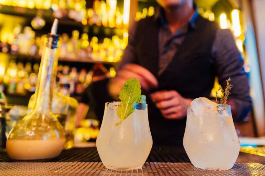 Milan: Private Tour with Drinks & Bites in Centro Storico - Why Centro Storico Is the Right Place for Your First Milan Night