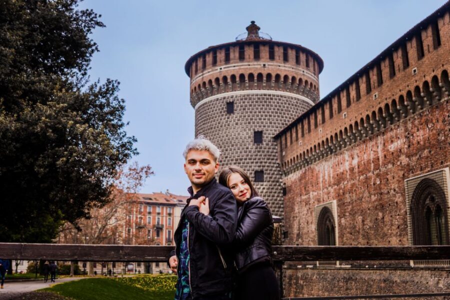 Milan: Professional Photoshoot Outside Sforza Castle - Meeting at Piazza Castello Fountain: Finding Your Photographer Fast