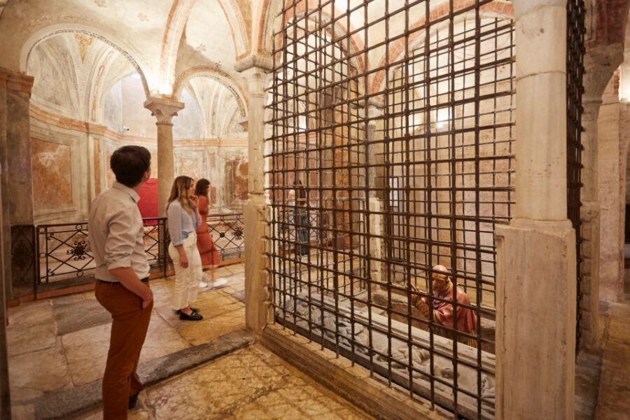 Milan: San Sepolcro Crypt Skip-the-Line Entry Ticket - Restored vaults and frescoes: what you’ll actually focus on down there