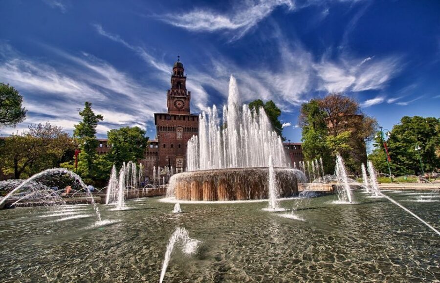 Milan: Sforza Castle and Michelangelo's Pietà Rondanini Tour - Arriving at Castello Sforzesco: the meeting point that saves time