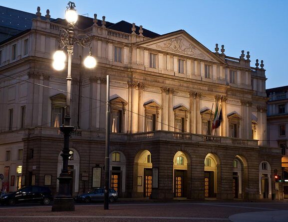 Milan: Skip-the-Line Duomo & La Scala Museum Guided Tour - Optional upgrade: when the Milan Open Tour bus is worth it