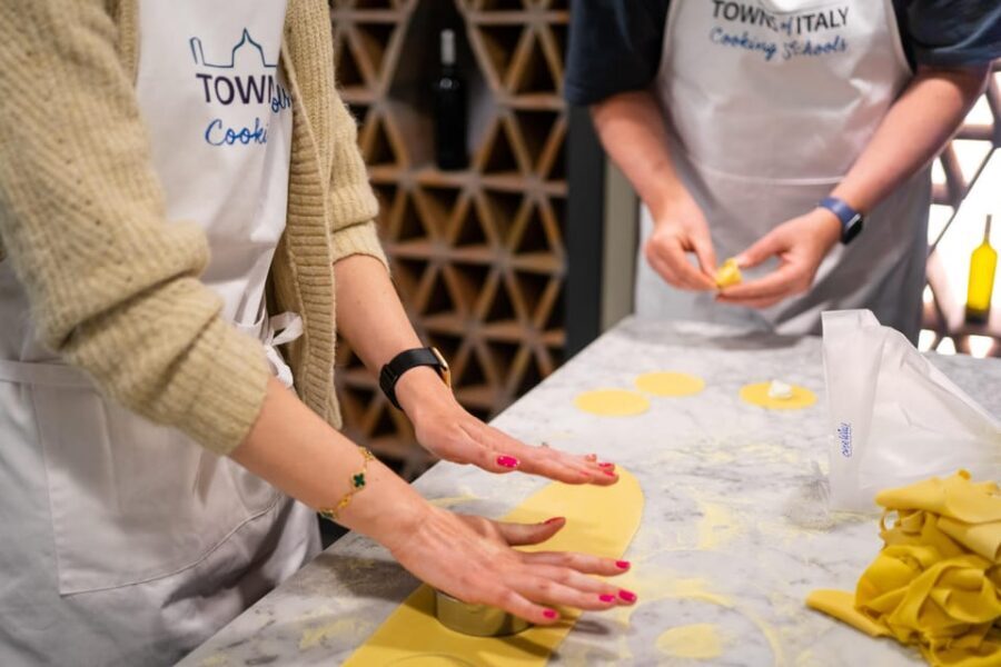 Milan: Small-group Pasta & Gelato Class with Unlimited Wine - Small-Group Size: More Help, Less Waiting