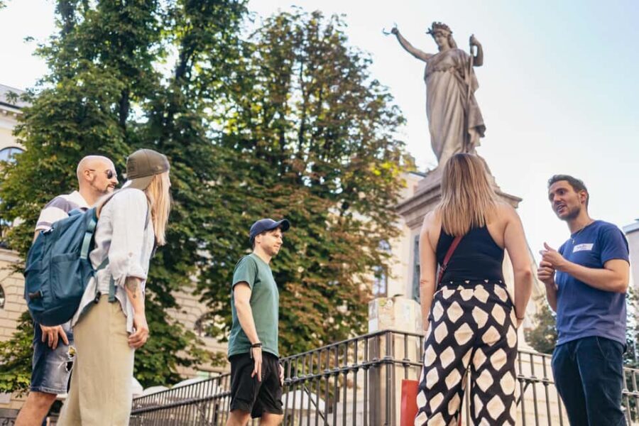 Milan: Street Food Walking Tour - Piazza San Sepolcro to the Columns: where the tour shifts gears