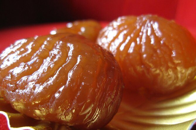 Milan: Sweet Delights Patisserie Tour by Do Eat Better - Stop 5 on Via Speronari: pralines and the chocolate-shop finale