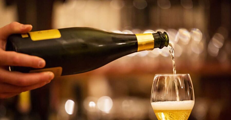 Milan: Wine Tasting Experience in the City Centre - Milan wine tasting at La Dogana del Buongusto: what you actually get