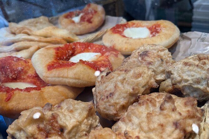 Milan's Authentic Street Food tour: A Gourmet Experience - Seeing churches and hidden corners without losing your appetite