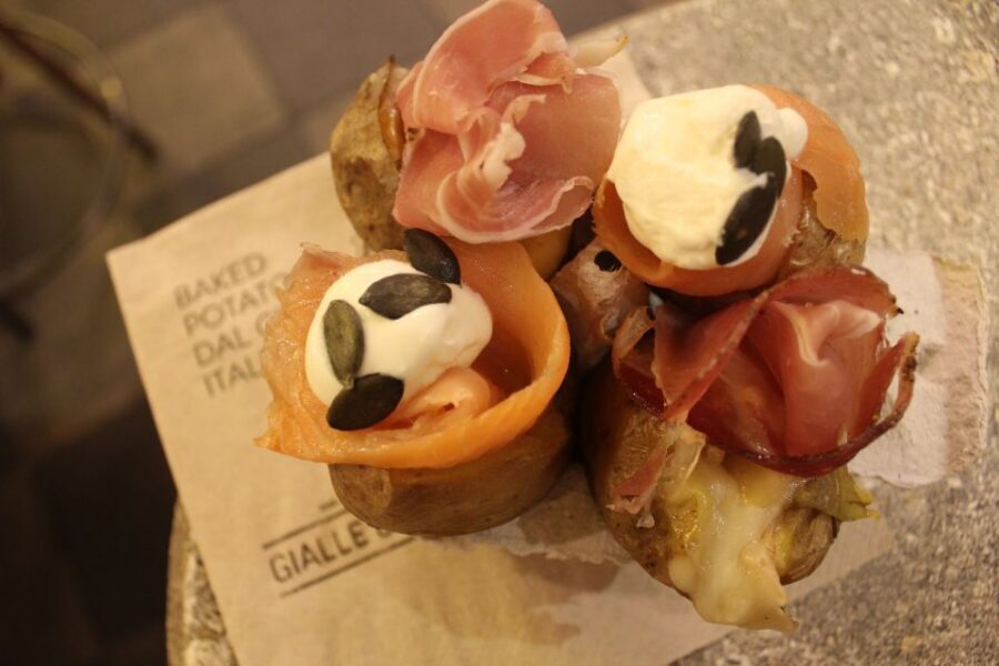 Milan’s Full-Meal Gourmet Food Tour - More Than Tastings - Via Dante Street Food (30 Minutes): Fast Bites, Real Streets