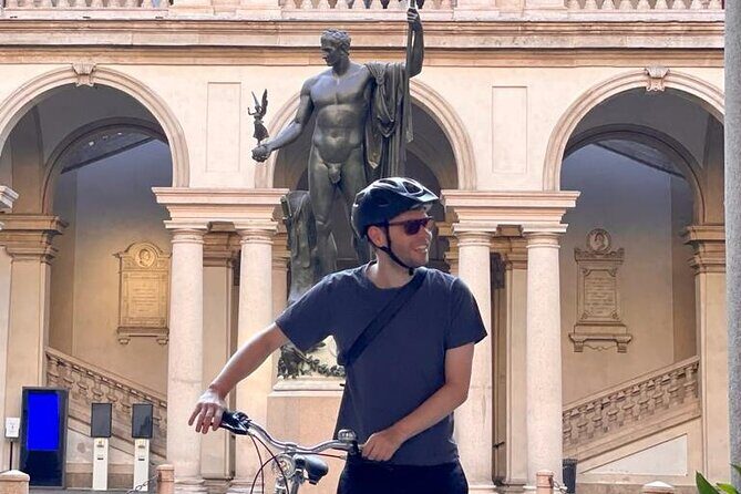 Miles and smiles /// Milan's ride - Brera, Squares, and the Route Toward Sforzesco Castle