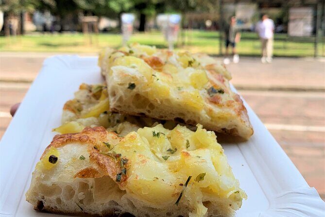 NO DIET CLUB - Best Food Tour in Milan ! - Thin-Crust Pizza: Crisp, Fresh, and Definitely Not a Fast-Food Vibe