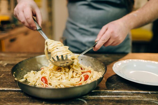 Pasta Fresca Hands-on Cooking Class with a Local in Como - Sauces and sughi: learning the flavor logic behind the dish
