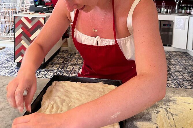 Premium Pizza Making Class at a Pizzeria in Como - Neapolitan dough skills: proportions, kneading, and rising time