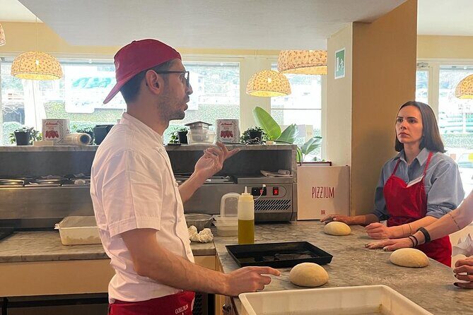 Premium Pizza Making Class at a Pizzeria in Como - The staglio method: how you learn to shape panetti like a pro