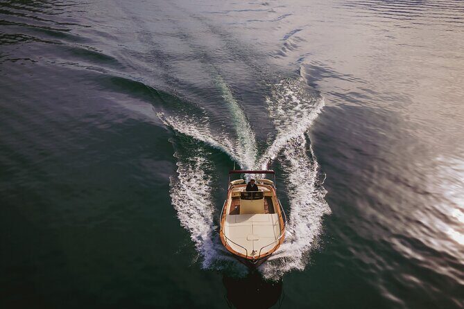 Private Boat Tour on Italian Gozzo on Lake Como - Lake Como Views You Get Only From an Italian Gozzo