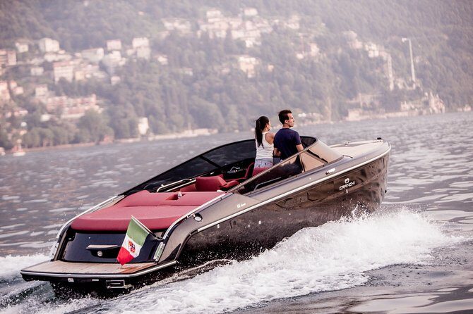 Private Boat Tour on the Lake Como - The Versace villa section: luxury you can spot without trying