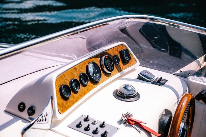 Private Cruise on Lake Como with Luxury Motorboat from 1H to 4H - Como’s western shore: from Villa Olmo gardens to a villa-hotel skyline