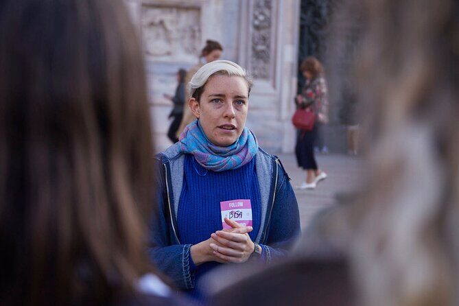 Private Milan Highlights Tour – Iconic Sights & Hidden Gems - Piazza Affari and Cattelan’s middle finger: art in the business district
