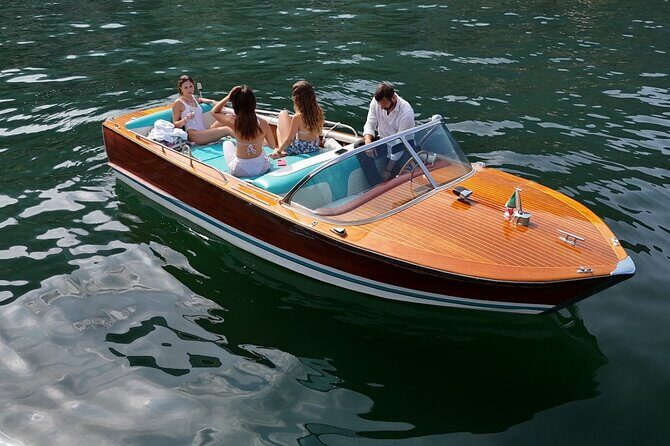 Private tour in classic wooden boat - The Prosecco Part: More Than a Drink