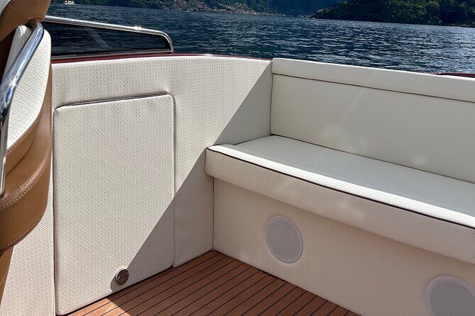 Private wooden boat tour on Lake Como - Laglio and the Riva Romantica Villas: La Punta and Oleandra