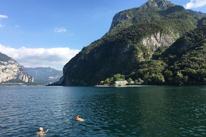 Sailing Experience on Lake Como: Fun, Relax and Adventure! - Aperitivo in the middle of the lake: Prosecco and the best seat