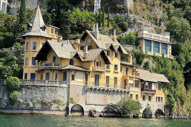 Shared Subacco Lake Como Boat Tour for 3 Hours - Group size, captain talk, and the included wine