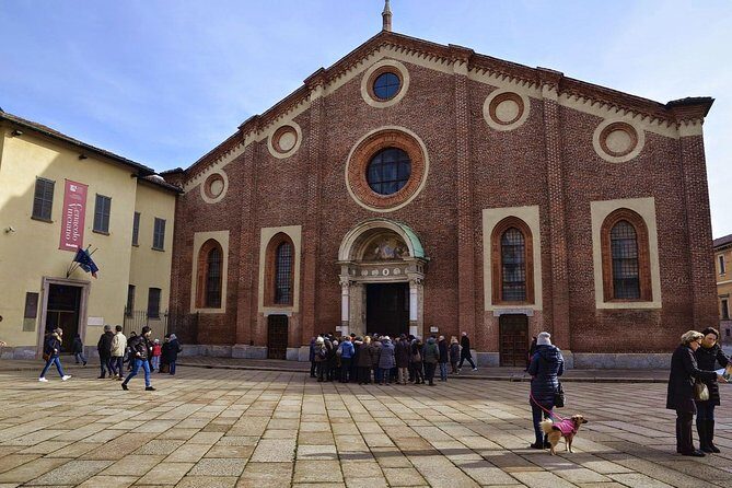 Skip the Line: Essential Milan Tour Including Da Vinci's 'The Last Supper' - Meeting point reality check: don’t wander