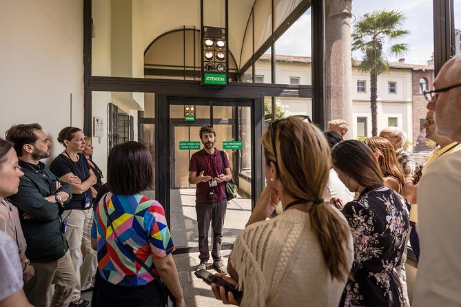 Skip the Line: Last Supper Tour in Milan - Your intro outside: how the guide changes what you notice
