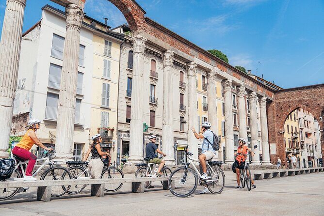 Small-group Milan Highlights e-Bike Tour - Castello Sforzesco: fast orientation to a major museum complex