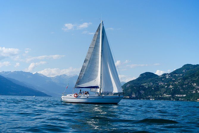 Sunset sailing on lake Como with Private Skipper - The Aperitivo Part: Prosecco and Finger Food on the Water