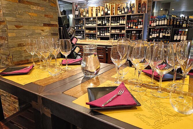 Taste of Lake Como: 4 Wines Paired with Local Cheese Charcuterie - The sommelier-led flow: how the tasting actually works