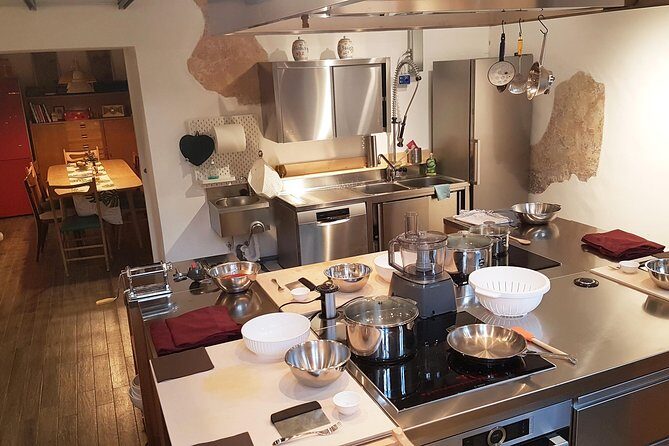 The Art of Making Pizza-Cooking Class in Unique Location with Italian Pizzachef - Cooking tips that actually help at home (PizzaSkill support)