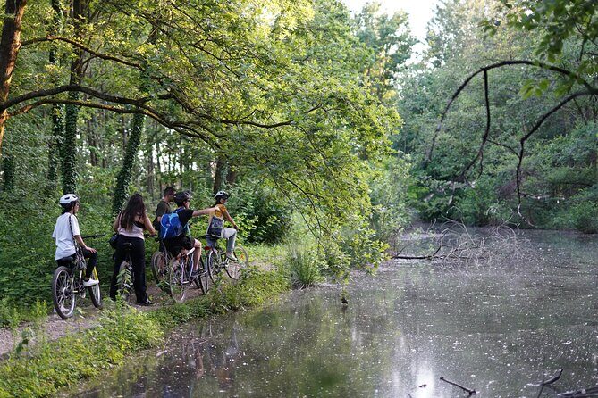 The Milan you don't expect, bike tour with picnic on the lake - Price and timing: does $47.07 make sense?