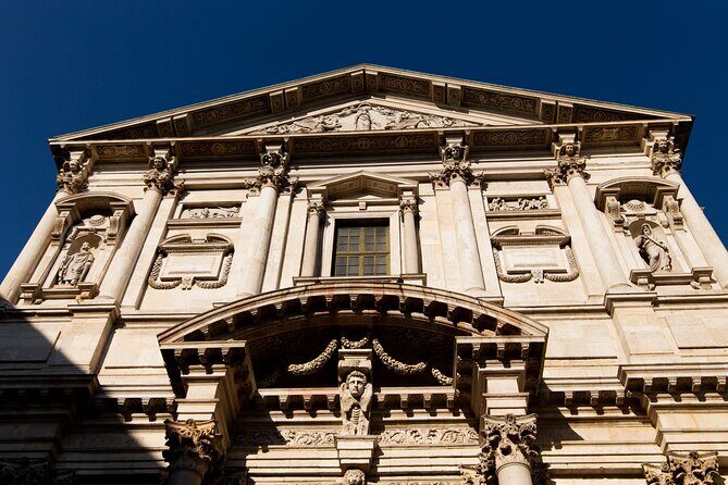 The Secret Milan – An Exclusive Stroll Beyond the Beaten Path - Starting at Piazza San Fedele: a 3:00 pm launch into quieter Milan