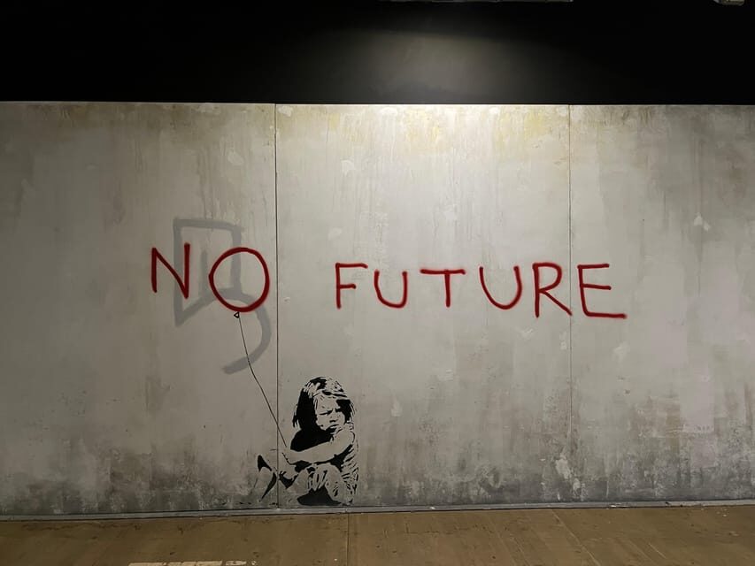 THE WORLD OF BANKSY. THE IMMERSIVE EXPERIENCE - MILANO VARESINA 204 - The video section: context that makes the art click