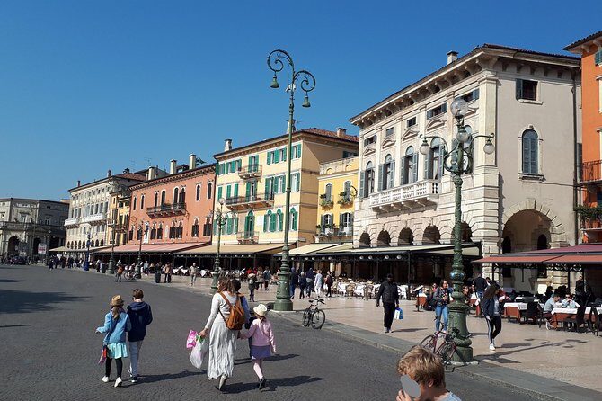 Verona & Lake Garda with Boat Cruise: Full-Day Tour from Milan - Sirmione on Lake Garda: castle views and time to wander